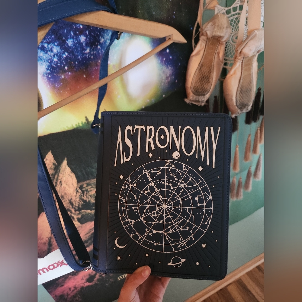 Navy Astronomy cross body, never used with tags and paper inside!